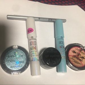 NWT Deluxe Essence Bundle!